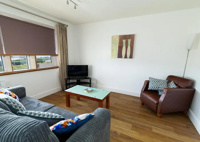 Geata Na Cathrach - Galway Lakeside Apartments