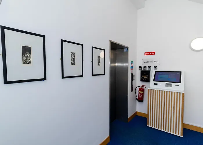 Geata Na Cathrach - Galway Lakeside Apartments