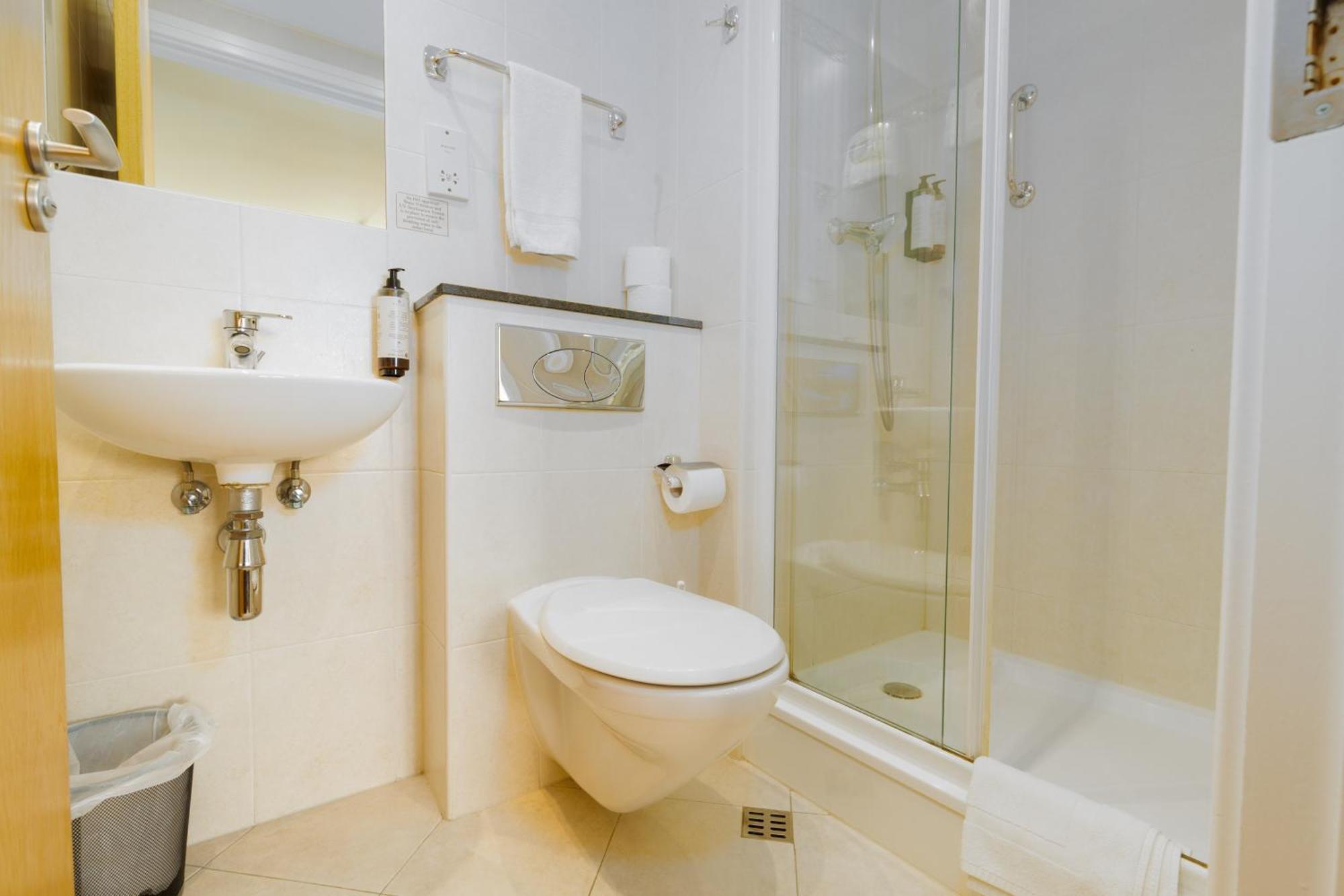 Geata Na Cathrach - Lakeside Apartment Galway